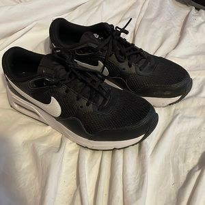 Womens Nike 7.5